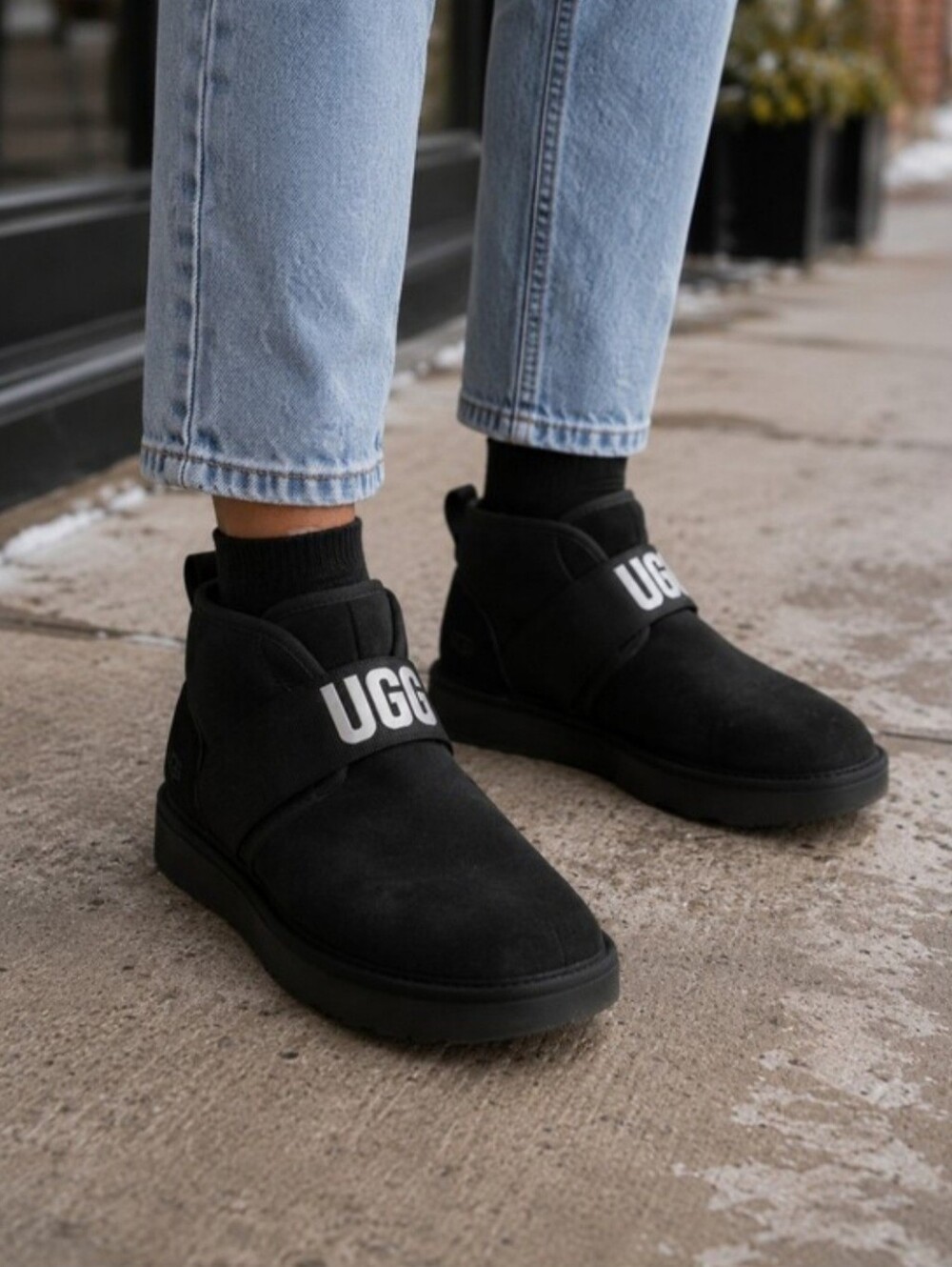 UGG Neumel II Graphic Boots Size 5